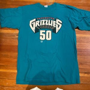 Vancouver grizzlies graphic tee